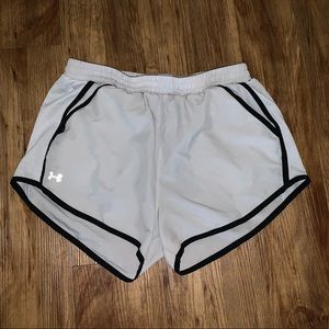 Under Armor shorts w/ pockets